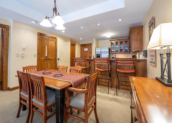 One Bedroom Condo With Large Balcony Over Mountaineer Square Condo
