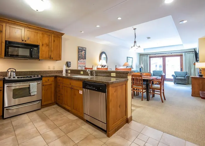 One Bedroom Condo With Large Balcony Over Mountaineer Square Condo